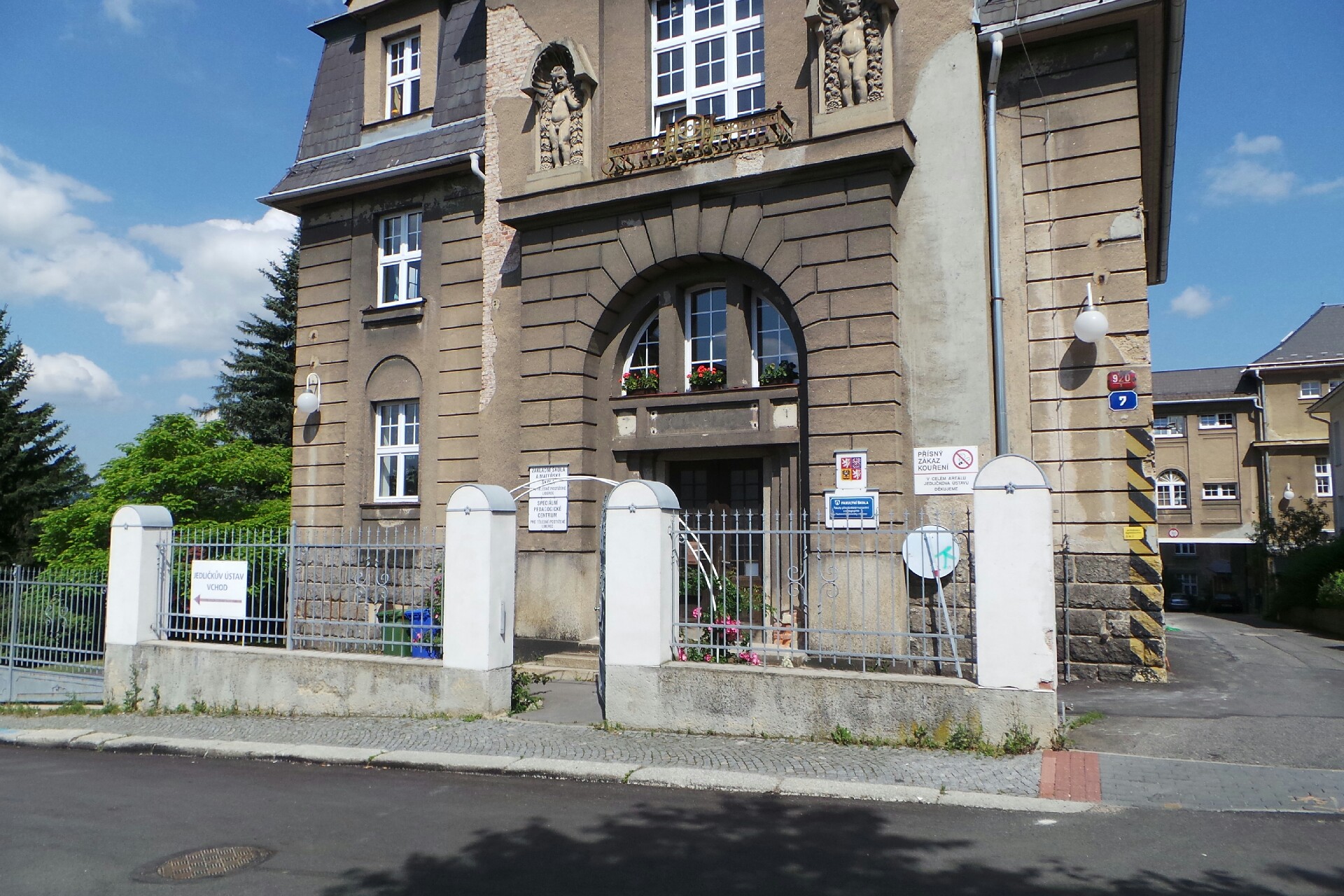 Základní škola a Mateřská škola pro tělesně postižené, Liberec, Lužická 920/7